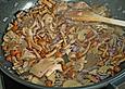 Sp&auml;tzle mit Pilz - K&auml;se - Sauce