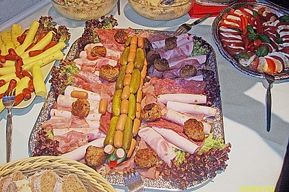 Gurkenschlange im Gemüsebeet 30