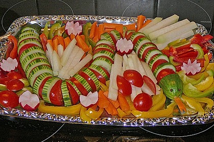 Gurkenschlange im Gemüsebeet 2