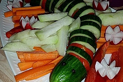 Gurkenschlange im Gemüsebeet 22