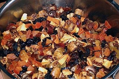 Fr&uuml;chtestollen de luxe mit Marzipanf&uuml;llung 1