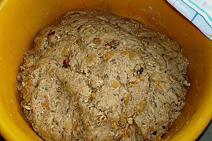 Fr&uuml;chtestollen de luxe mit Marzipanf&uuml;llung 2