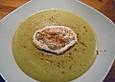 Rosenkohl - Curry - Suppe mit Zimtsahneh&auml;ubchen