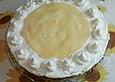 Eierlik&ouml;rtorte mit Kirschen