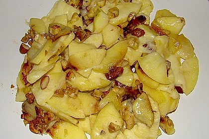 Apfelpfanne, mit geschmolzenem K&auml;se