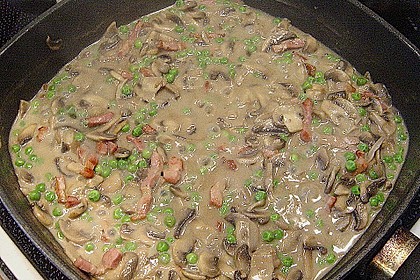 Bandnudeln mit Sahnesauce