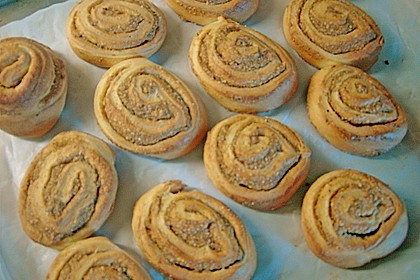 Gef&uuml;llte Hefeschnecken 5