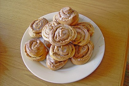 Gef&uuml;llte Hefeschnecken 7