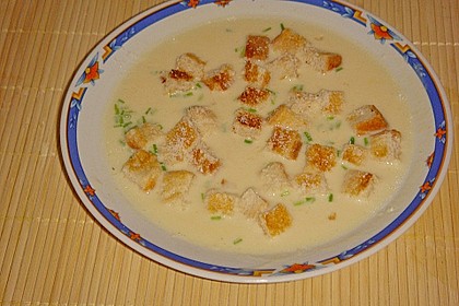 Knoblauchsuppe mit Parmesan 3