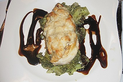 Hähnchenfilets mit Macadamia - Kruste und Brokkoli an Balsamico 3