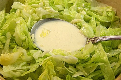 Eisbergsalat mit Knoblauch - Sahne - Dressing 1