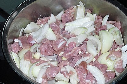 Ungarisches Gulasch / Pörkölt 66