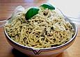 Spaghetti mit Petersilien - Walnuss - Pesto