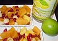 Limoncellosauce auf gebackenem Obstsalat