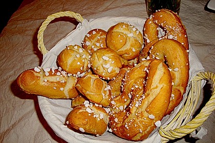 Laugengeb&auml;ck 2