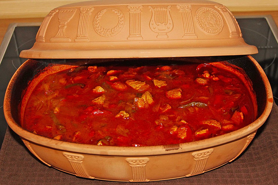 Ungarisches Gulasch im Römertopf (Rezept mit Bild) | Chefkoch.de