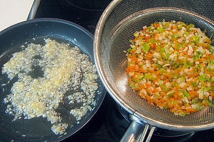 Schollenr&ouml;llchen mit Garnele und Schmorgem&uuml;se in Wei&szlig;weinsauce 1