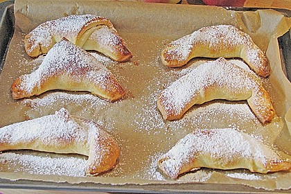 Kipferl aus Quarkteig 9
