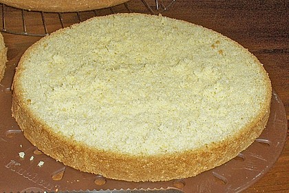 Biskuit - Grundrezept, mit Vanillepudding 10