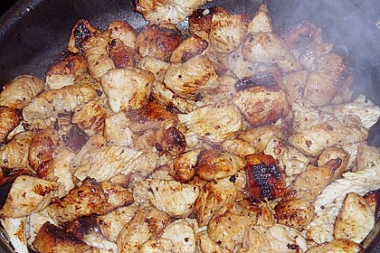 Mit Gem&uuml;se &uuml;berbackenes Putenfleisch