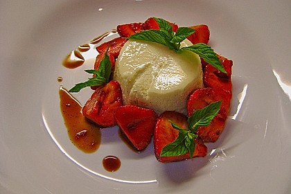 Grie&szlig;flammeri mit Erdbeeren in Balsamico 1