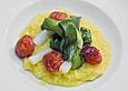 Safranrisotto mit Ofentomaten und glaciertem Zwiebellauch