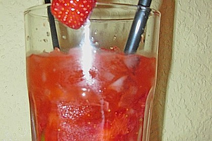 Erdbeer Caipirinha mit Limette und Cacha&ccedil;a 1