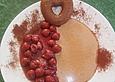 Lebenkuchencreme mit Sauerkirschsauce