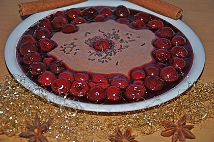 Lebenkuchencreme mit Sauerkirschsauce 3