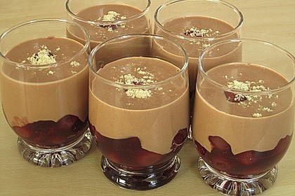 Lebenkuchencreme mit Sauerkirschsauce 1