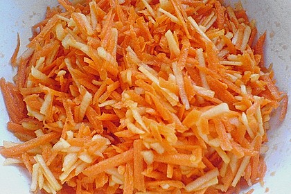 Apfel - Möhren Salat 8