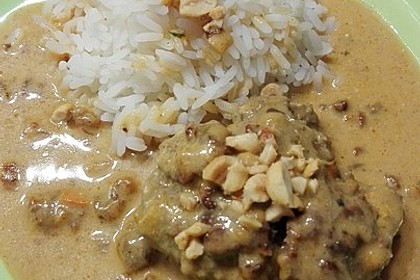 Erdnuss - Hack - Bällchen in Currysauce 21