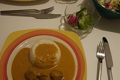 Erdnuss - Hack - Bällchen in Currysauce 12