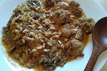 Erdnuss - Hack - Bällchen in Currysauce 19