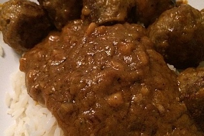 Erdnuss - Hack - Bällchen in Currysauce 22