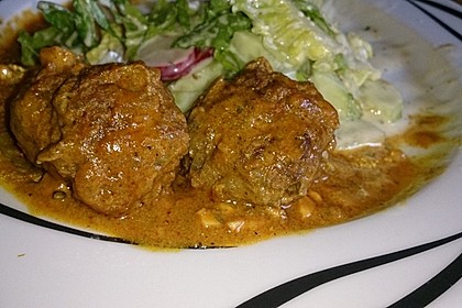 Erdnuss - Hack - Bällchen in Currysauce 15
