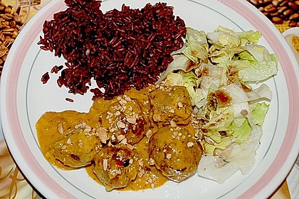 Erdnuss - Hack - Bällchen in Currysauce 17