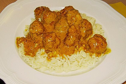 Erdnuss - Hack - Bällchen in Currysauce 10