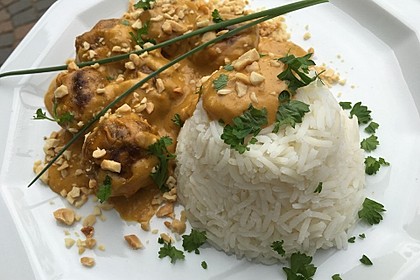 Erdnuss - Hack - Bällchen in Currysauce 2