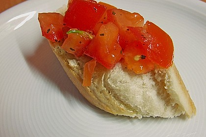 Bruschetta mit Tomaten und Knobi 5