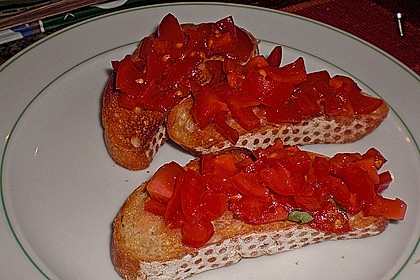 Bruschetta mit Tomaten und Knobi 7