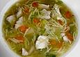 H&uuml;hnersuppe mit Nudeln