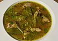 H&uuml;hnersuppe mit Zuckerschoten und Fenchel