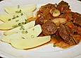 Rinderragout mit Schokolade und wei&szlig;en Bohnen