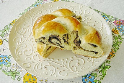 Mohnkranzerl aus Hefeteig 6