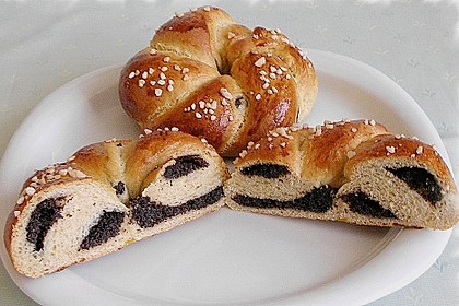 Mohnkranzerl aus Hefeteig 4