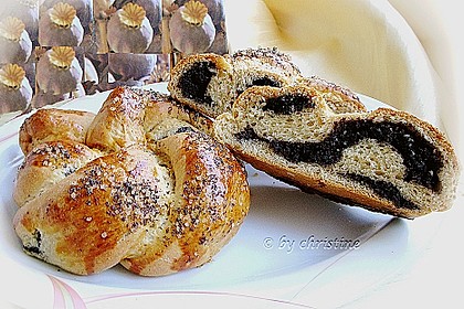 Mohnkranzerl aus Hefeteig 1