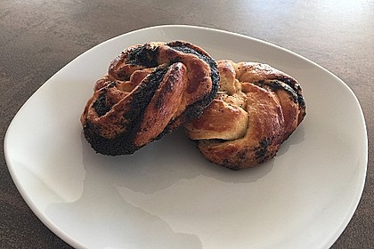 Mohnkranzerl aus Hefeteig 21