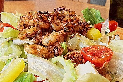 Bunter Salat mit Krabben