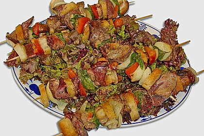 Leberspie&szlig;e auf Salat